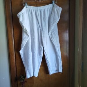 Capri white pants size 4x